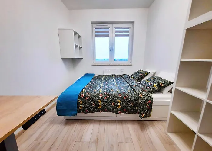 Primavera - Nad Rzeka - Parking W Cenie 브로츠와프